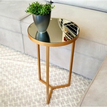 https://loja.ctmd.eng.br/53864-thickbox/mesa-lateral-wfm-dourada-c-base-de-ferro-e-tampa-de-vidro-redonda.jpg