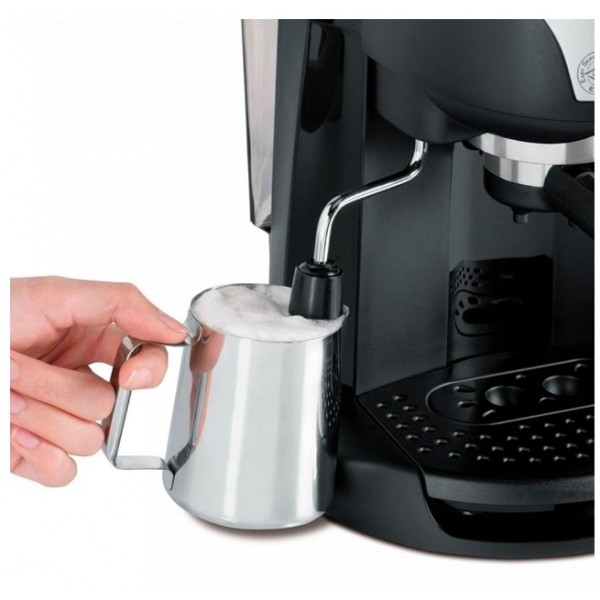 MAQUINA DE CAFE EXPRESSO MANUAL 1100W 220V DELONGHI PRETO EC220CD